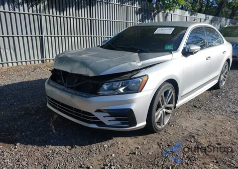 2016 Volkswagen Passat 1.8T R-Line из США, поврежденный, VIN 1VWAT7A31GC068407